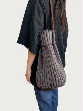 Hoi Bo Supernova GREEN large structural shoulder bag